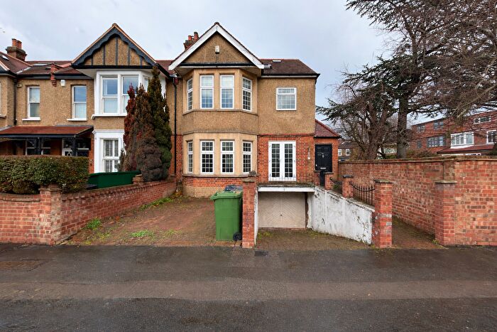 5 Bedroom End Terrace House To Rent In Wansted, E11