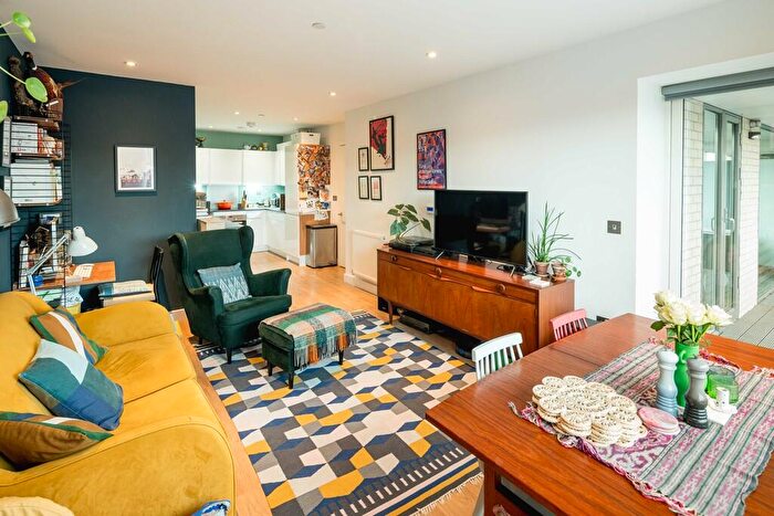 2 Bedroom Apartment For Sale In Camberwell Road, London, SE5