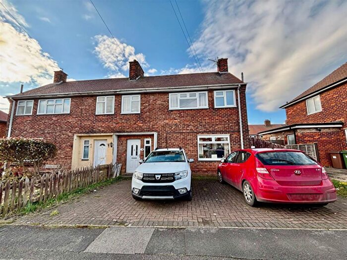 3 Bedroom Semi-Detached House For Sale In Beresford Avenue, Hornsea, HU18