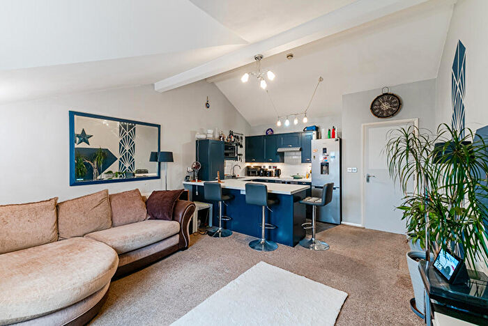 2 Bedroom Flat For Sale In Locking Road, BS23