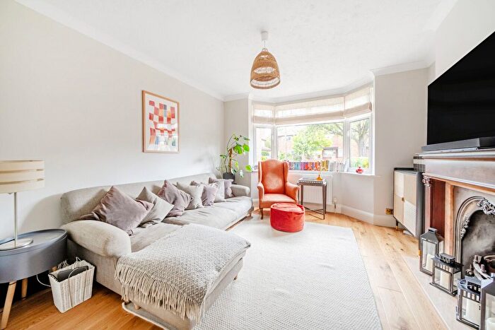 3 Bedroom Detached House For Sale In Merriman Road, Blackheath, London, SE3