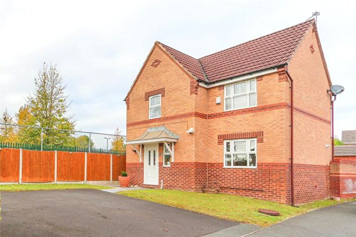 3 Bedroom Detached House For Sale In Sandpiper Drive, Stockport, Greater Manchester, SK3