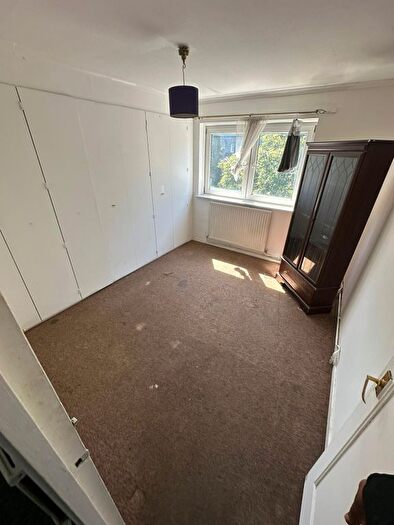1 Bedroom Flat To Rent In Bateman Close, Barking, IG11
