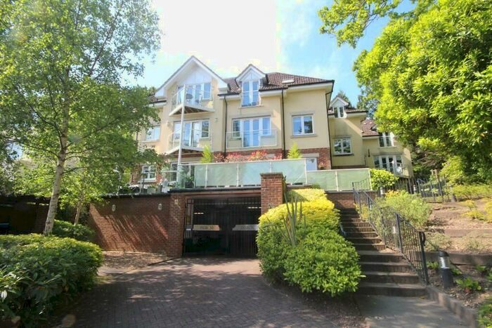 2 Bedroom Flat To Rent In Amarone, Surrey Road, BH4