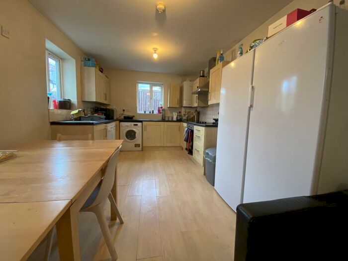 6 Bedroom Terraced House To Rent In Minister Street, Cathays, CF24