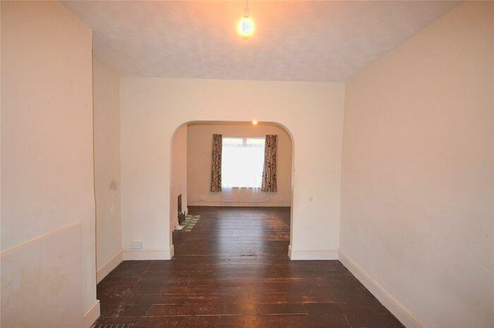 2 Bedroom End Of Terrace House To Rent In Victoria Road, Northampton, NN1