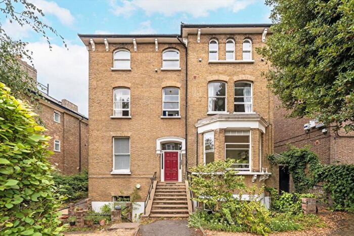1 Bedroom Flat For Sale In Lewisham Hill, Lewisham, SE13