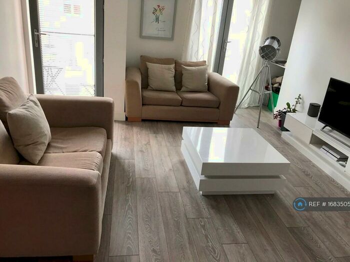 1 Bedroom Flat To Rent In Worsdell Drive, Nr Gateshead Quays, NE8