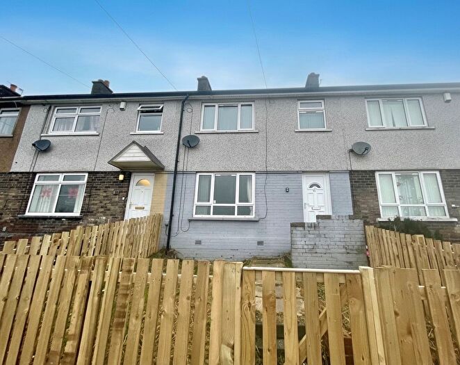 3 Bedroom Property To Rent In Whinfield Avenue, Keighley, BD22