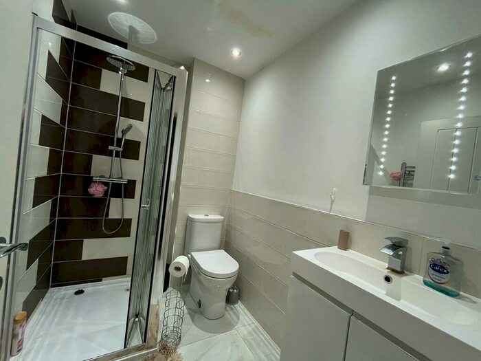 3 Bedroom Apartment To Rent In City Centre, De Montfort Street, Leicester, LE1