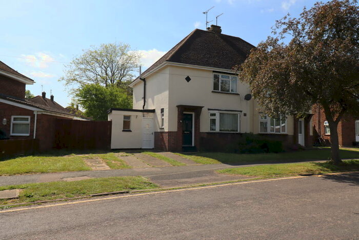 2 Bedroom Semi-Detached House To Rent In Westfield Road, Bletchley, MK2