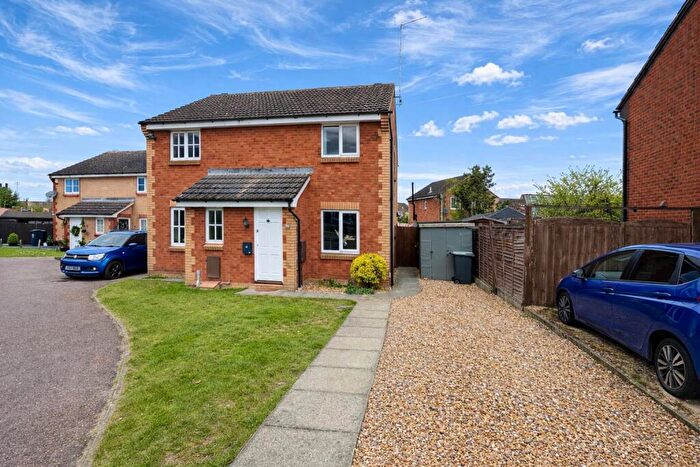 2 Bedroom Semi Detached House For Sale In Greenacre Drive, Rushden, NN10