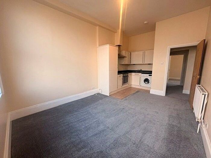 2 Bedroom Flat To Rent In Embankment Road, Plymouth, PL4