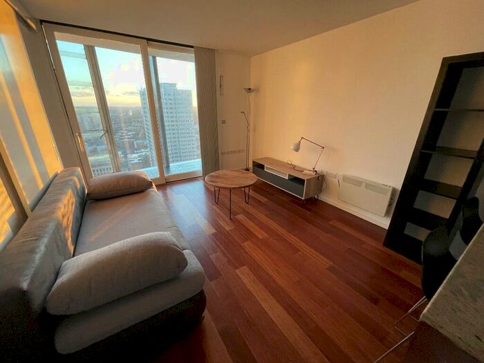2 Bedroom Apartment To Rent In Beetham Tower, Holloway Circus, B1