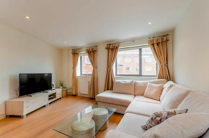 2 Bedroom Flat To Rent In Upper Richmond Road, Putney, London, SW15