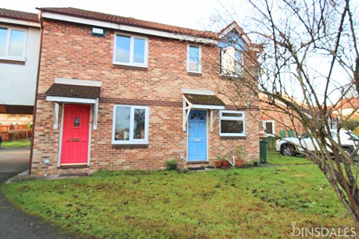 3 Bedroom Town House To Rent In Whimbrel Close, Lower Grange, Bradford, BD8