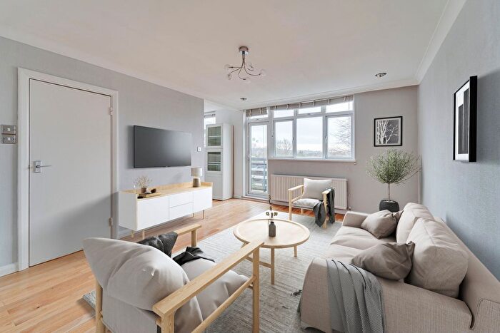 2 Bedroom Flat To Rent In Haverstock Hill, Belsize Park, London, NW3