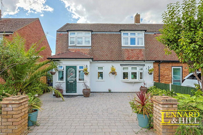3 Bedroom End Of Terrace House For Sale In St. Marys Road, Chadwell St Mary, RM16