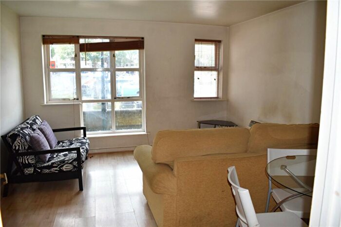 2 Bedroom Apartment To Rent In Transom Close, London, SE16