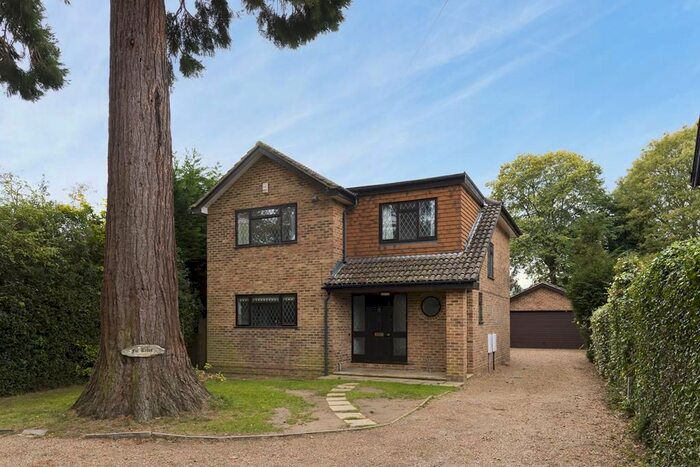 4 Bedroom Detached House To Rent In Stoke Road, Cobham, KT11