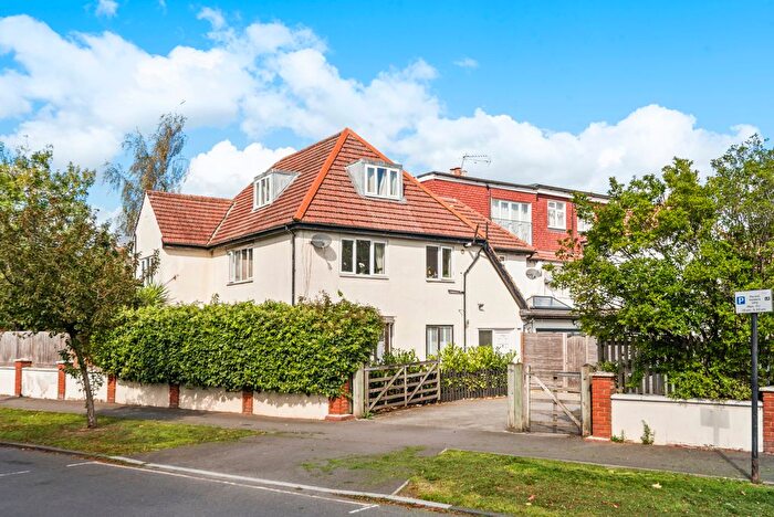 2 Bedroom Flat For Sale In Cavendish Road, SW12