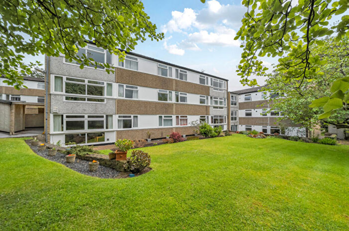 2 Bedroom Flat For Sale In Queens Road, Harrogate, North Yorkshire, HG2