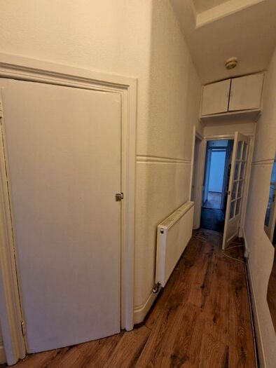 2 Bedroom Flat To Rent In Sketty Road, Enfield, EN1