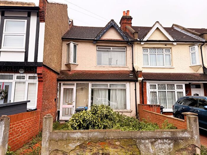 3 Bedroom Terraced House For Sale In Elm Road, New Malden, KT3