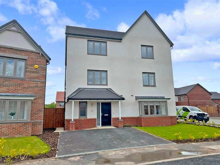 3 Bedroom Semi-Detached House To Rent In Longwall Road, Pontefract, WF8