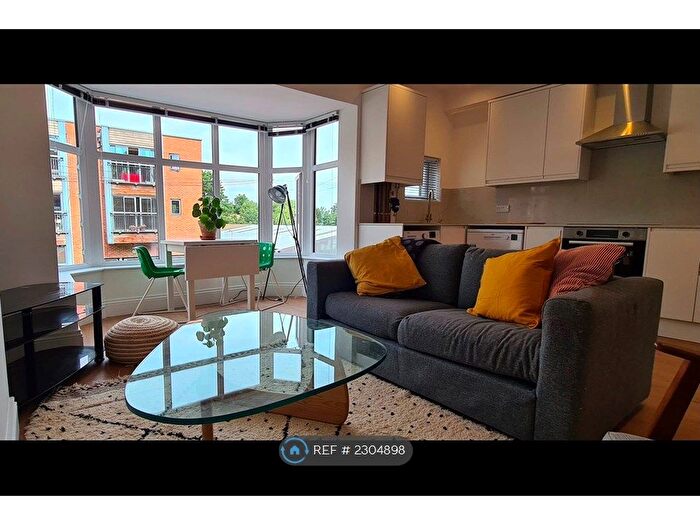 2 Bedroom Flat To Rent In Albany Road, Manchester, M21