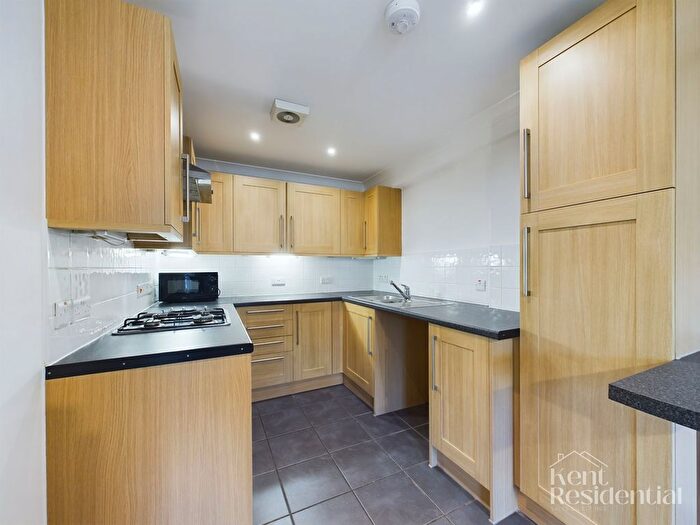 2 Bedroom Flat To Rent In Union Street, Flamboyant House Union Street, ME1