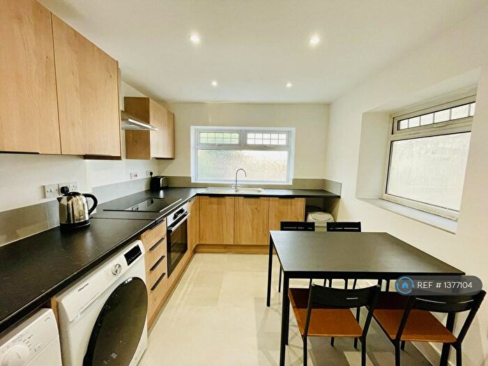 4 Bedroom Terraced House To Rent In Queen Street, Treforest, CF37