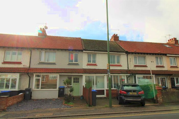 3 Bedroom House To Rent In Old Shoreham Road, Southwick, Brighton, BN42