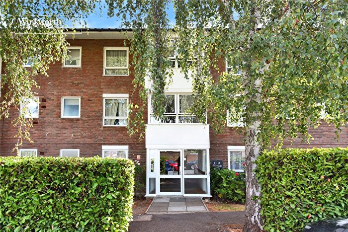 1 Bedroom Flat For Sale In Handside Close, Worcester Park, KT4