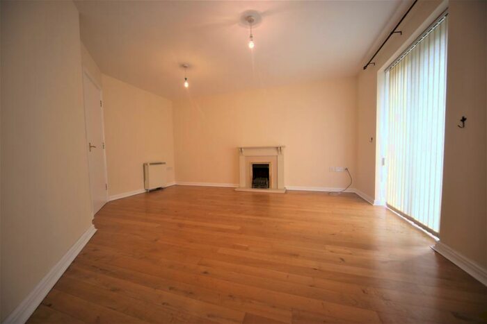 2 Bedroom Apartment To Rent In Scholars Walk, Langley, Slough, SL3