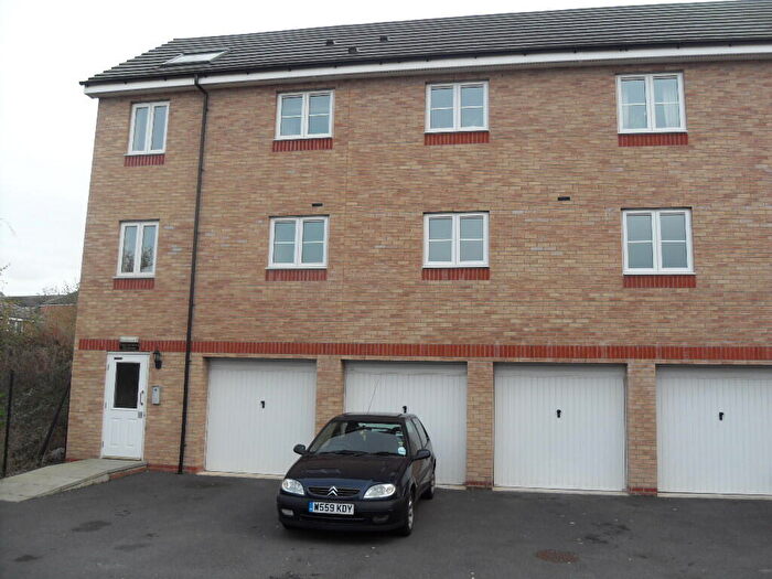 2 Bedroom Flat To Rent In Padstow Road, Churchward, Swindon, SN2