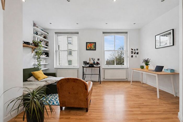 2 Bedroom Flat To Rent In Chepstow Road, Westbourne Park, W2