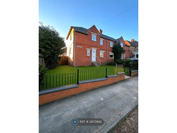 4 Bedroom Semi-detached House To Rent In Pilgrims Way, Gateshead, NE9