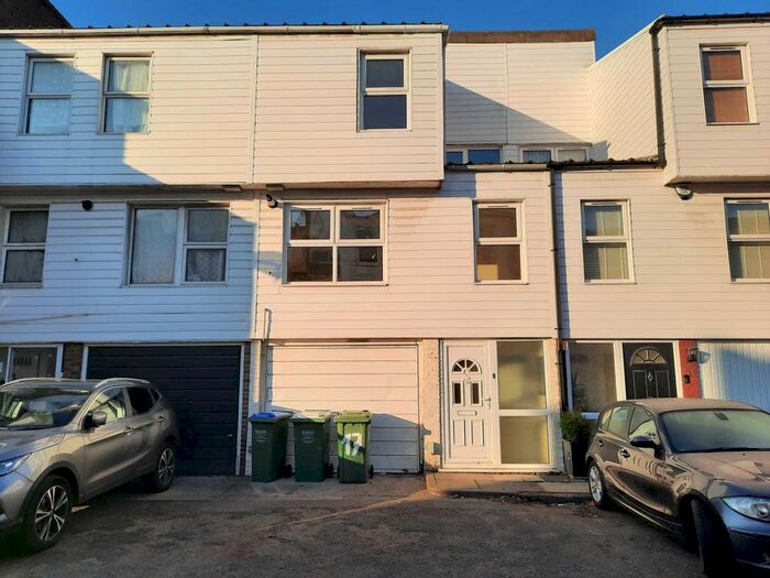 3 Bedroom Property To Rent In St. Martins Close, Erith DA18