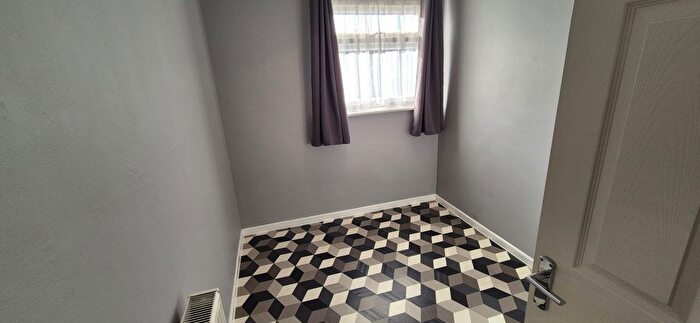 3 Bedroom End Of Terrace House For Sale In Embley Close, Calmore, Totton, Southampton, SO40