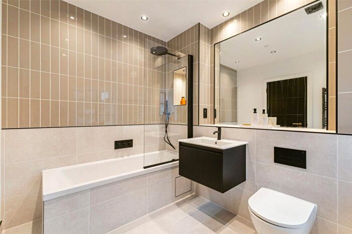 3 Bedroom Duplex For Sale In Brewery Reach, Hope Square, Weymouth, Dorset, DT4 - Photo 10