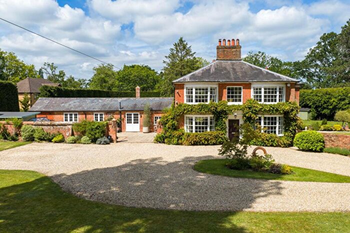 6 Bedroom Detached House For Sale In Newnham Road, Hook, RG27