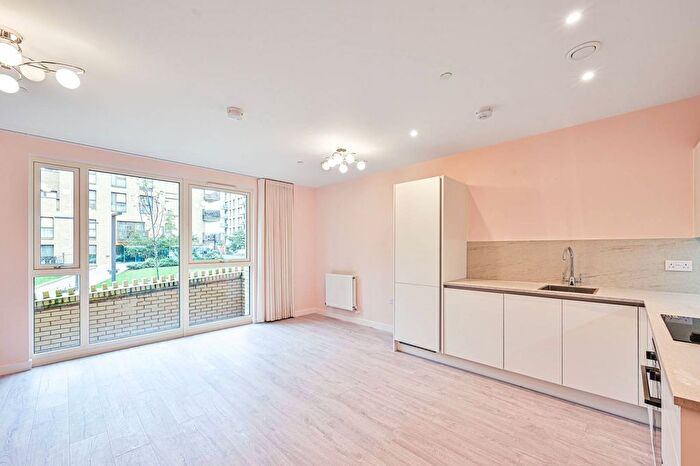 2 Bedroom Flat To Rent In Hendon Waterside, Hendon, London, NW9