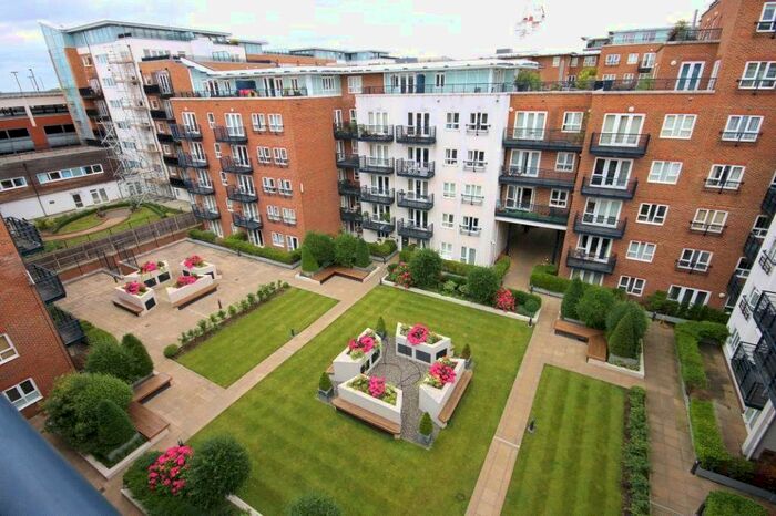 2 Bedroom Flat To Rent In Royal Quarter, Kingston, KT2