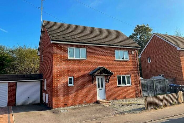 3 Bedroom Detached House To Rent In Byfleet, West Byfleet, KT14