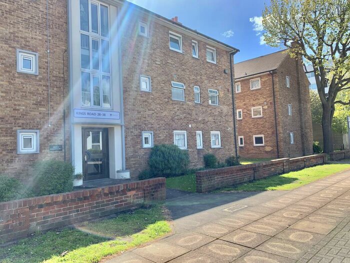 3 Bedroom Apartment To Rent In Kings Road, Southsea, PO5