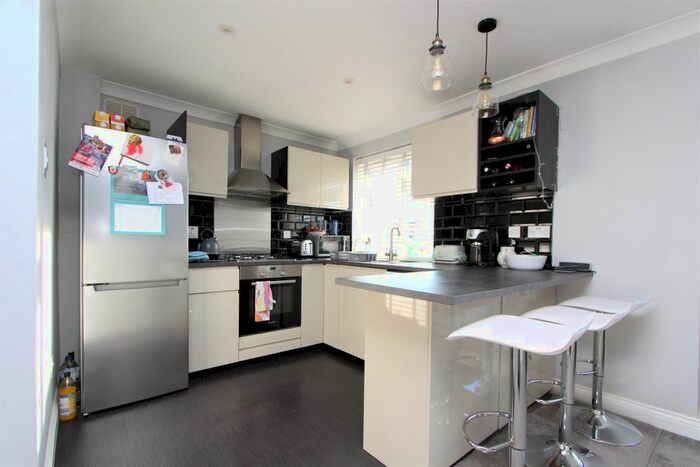 2 Bedroom Maisonette To Rent In Annington Road, London, N2