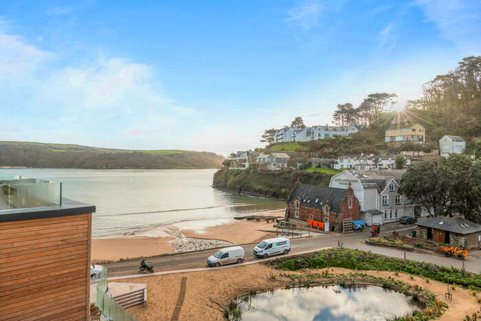 3 Bedroom Flat For Sale In South Sands, Salcombe, TQ8