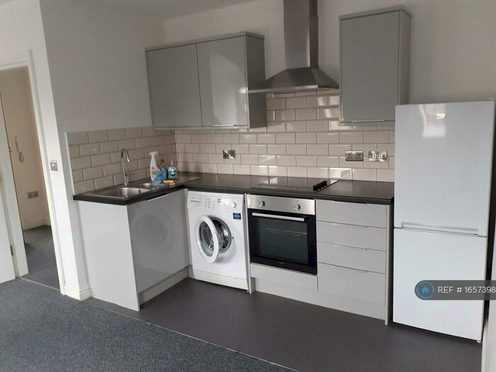 2 Bedroom Penthouse To Rent In Holly House, Chapeltown, Sheffield, S35
