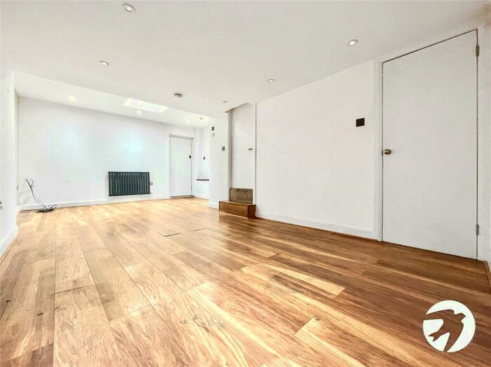 5 Bedroom End Of Terrace House To Rent In East Hill, Dartford, Kent, DA1